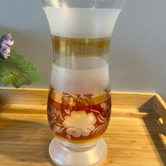 Vintage frosted flower vase with etched flowers and ferns gold accents - Picture 1 of 4